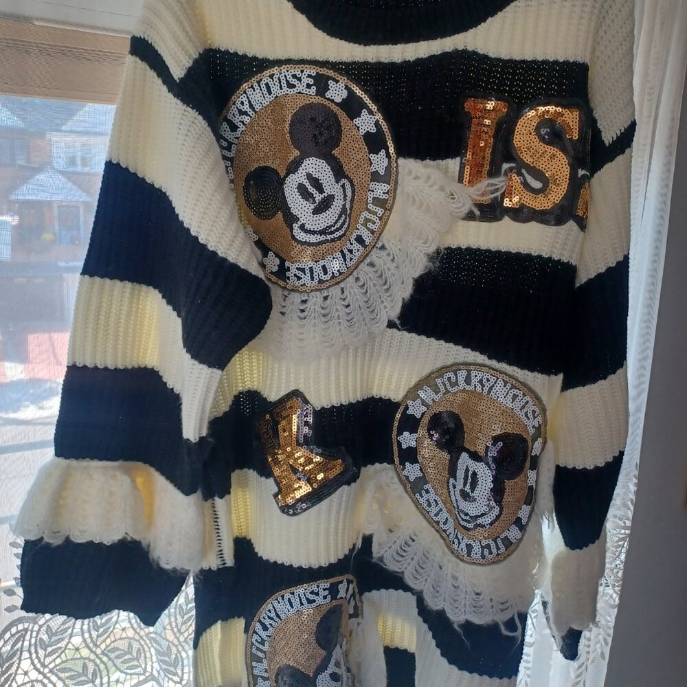 Sweater - Picture 4 of 4
